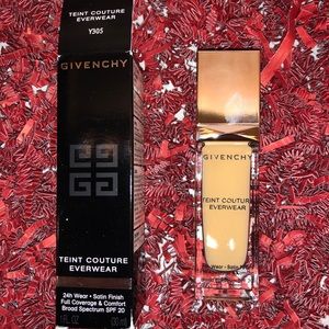 Y305 - Givenchy Tient Couture Everwear Foundation